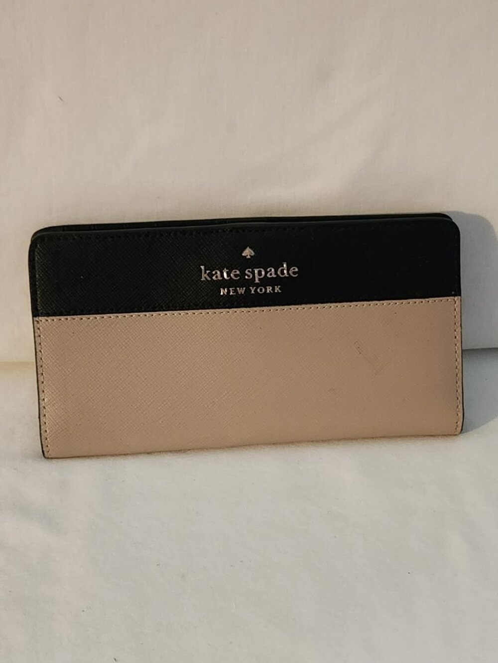 Kate Spade wallet Staci slim bifold saffiano leather beige black NWT